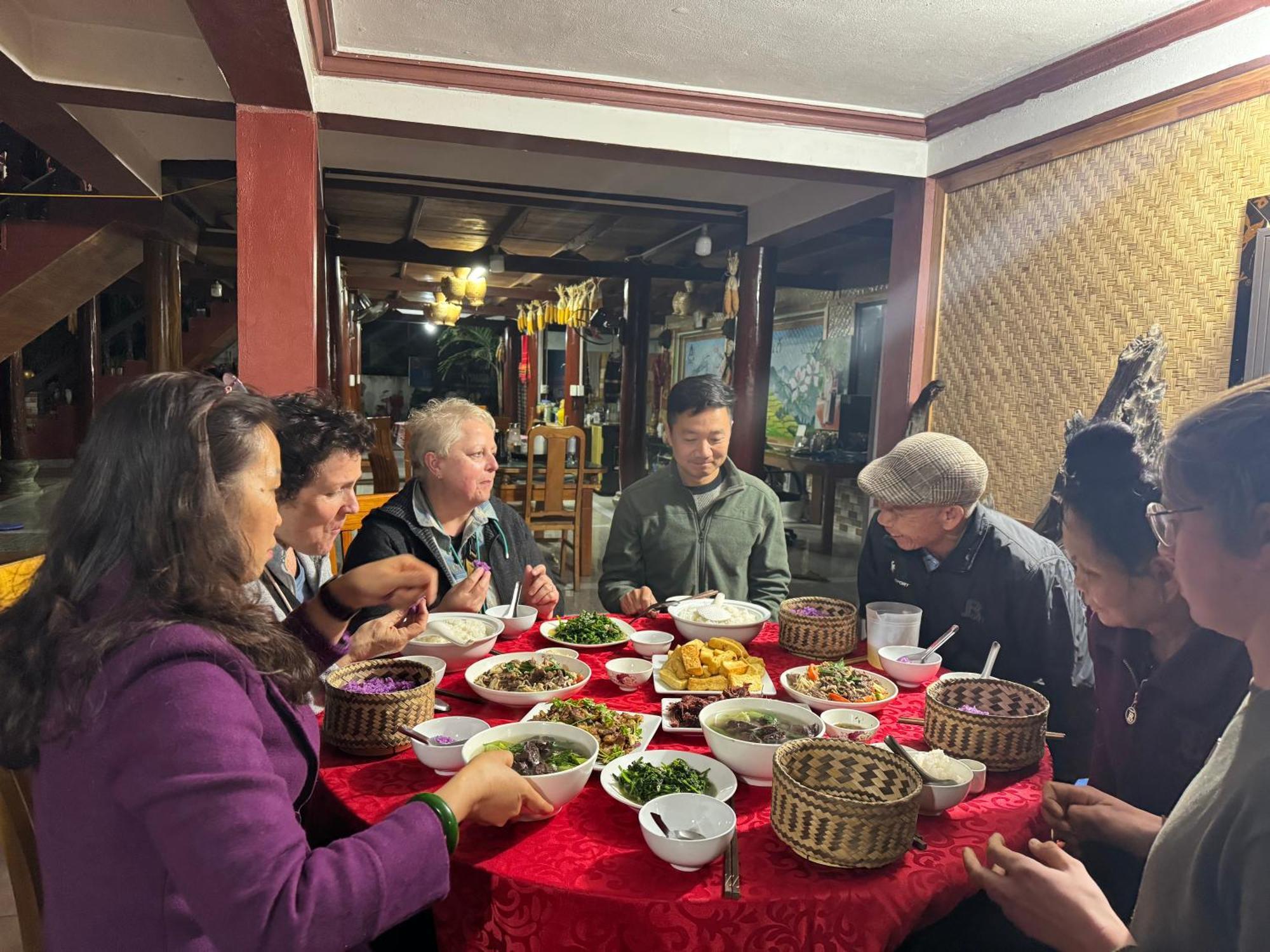 Minh Ngoc Homestay Dien Bien Phu Ban Hin Lom Eksteriør billede