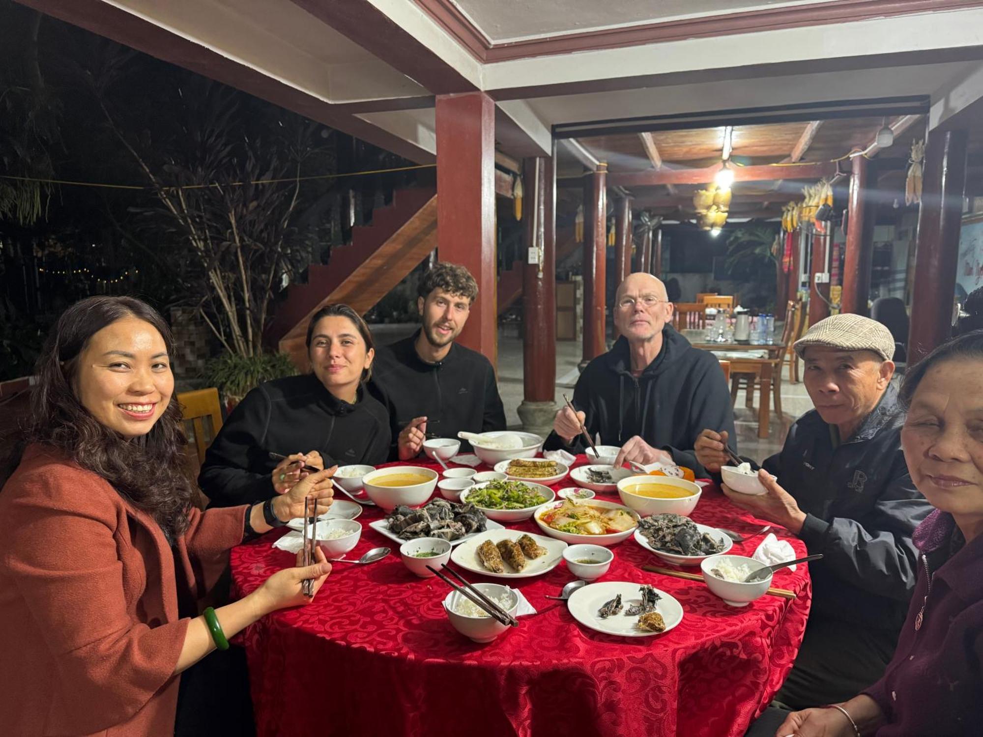 Minh Ngoc Homestay Dien Bien Phu Ban Hin Lom Eksteriør billede