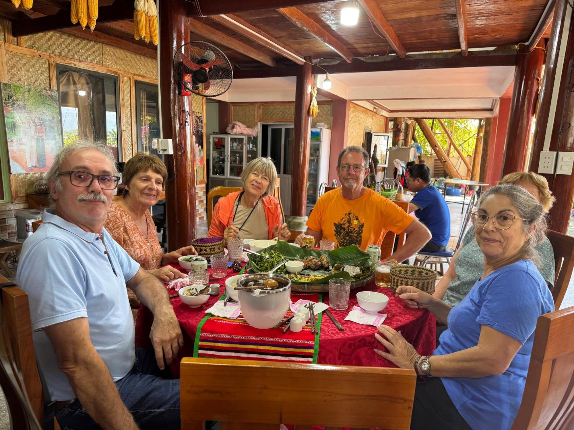 Minh Ngoc Homestay Dien Bien Phu Ban Hin Lom Eksteriør billede